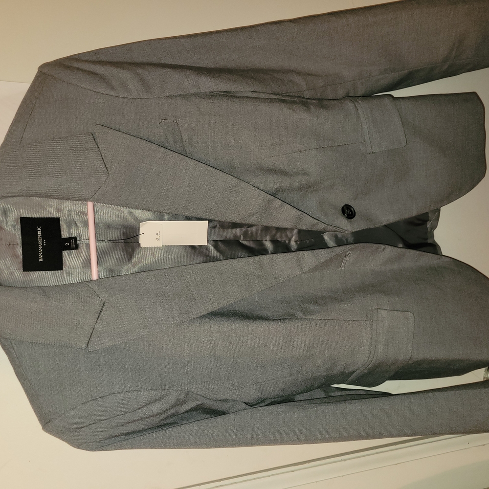 Banana Republic Women's blazer in size 2 with a price tag of $160. 
